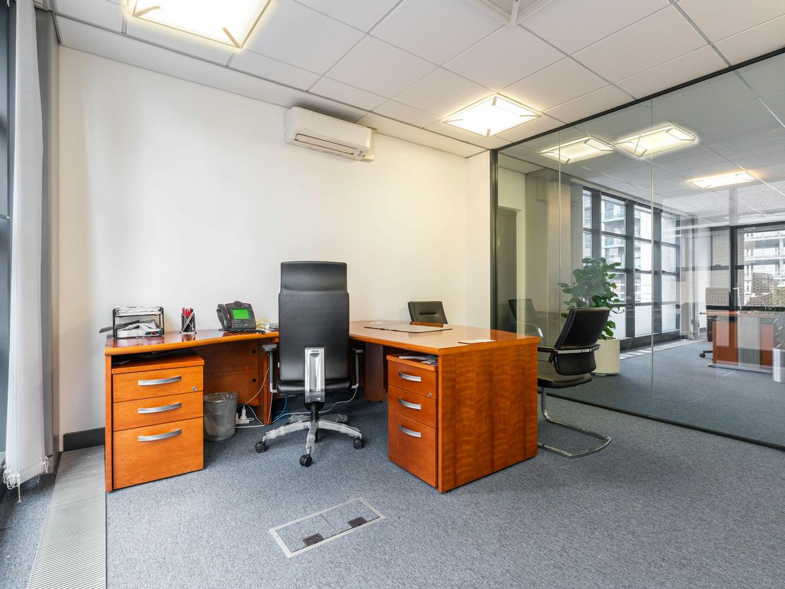 Suite 37, Beaufort Court, Canary Wharf, E14 9XL