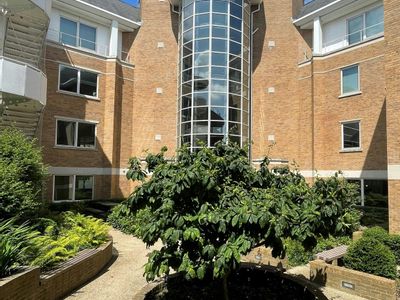 Property Image for Portland, 25 High Street, Crawley, West Sussex, RH10 1BG