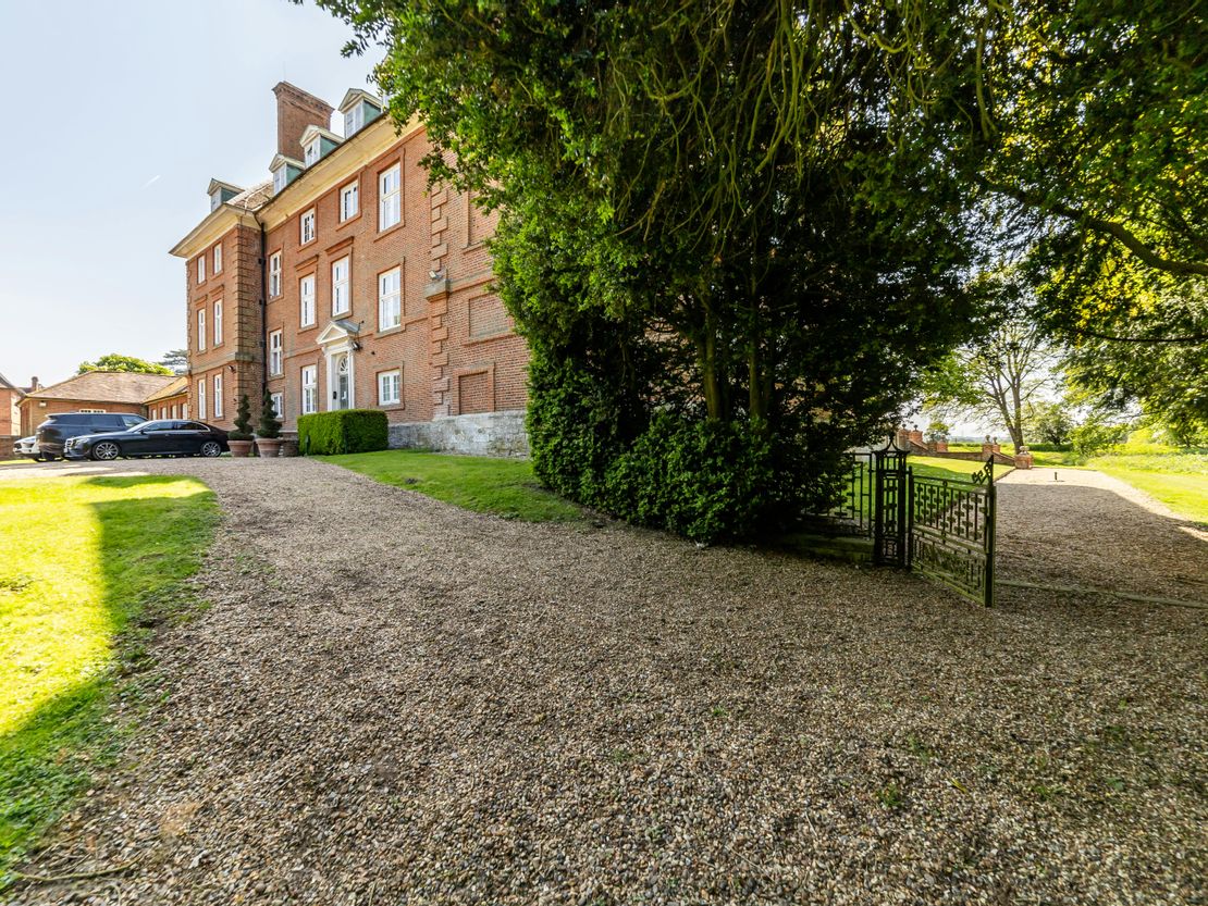 Tyttenhanger House, Coursers Road, Colney Heath, St. Albans, AL4 0PG