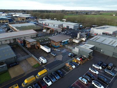 Property Image for 2 Lyon Way, St Albans, AL4 0LQ