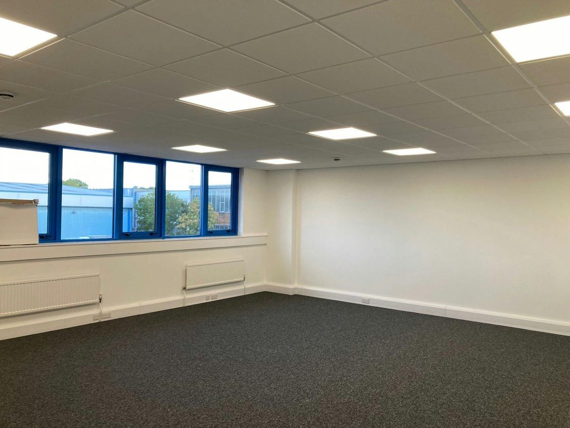 Unit 4 Apex Point, Travellers Lane, Welham Green, AL9 7HB