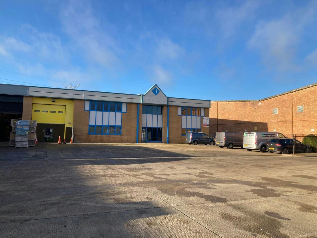 Unit 4 Apex Point, Travellers Lane, Welham Green, AL9 7HB