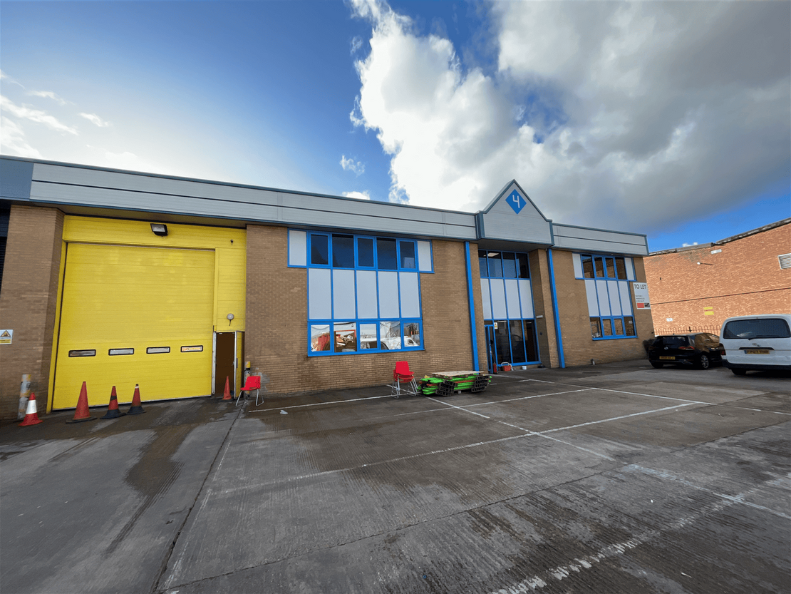 Unit 4 Apex Point, Travellers Lane, Welham Green, AL9 7HB