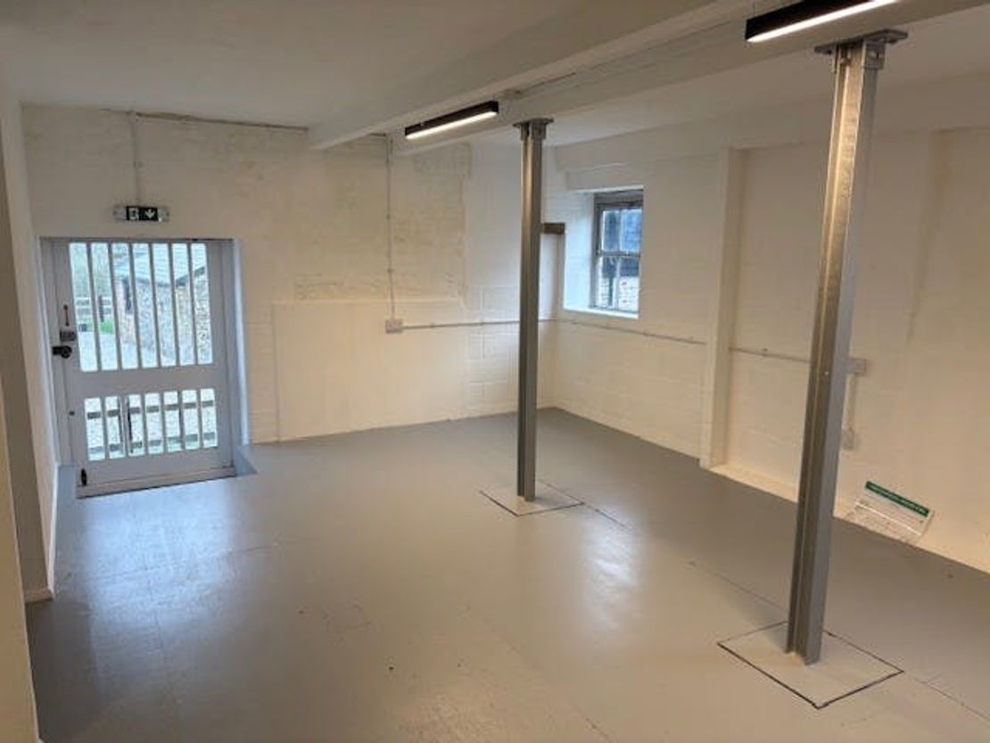 Flint Barn, West End Lane, Essendon, AL9 5RQ