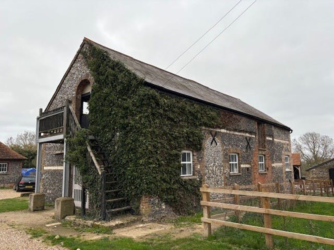 Flint Barn, West End Lane, Essendon, AL9 5RQ