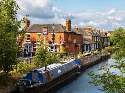 Property Image for Stag House, Old London Road, Hertford, SG13 7LA