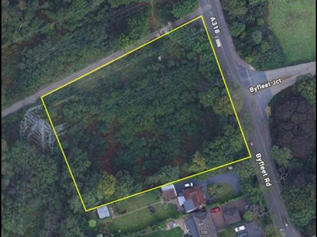 Byfleet Road, New Haw, KT15 3LA