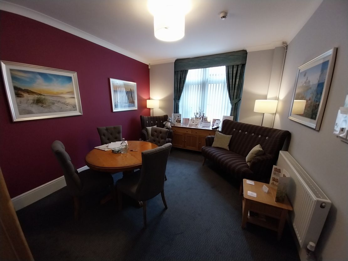 43 South Street, Eastbourne, East Sussex, BN21 4UT