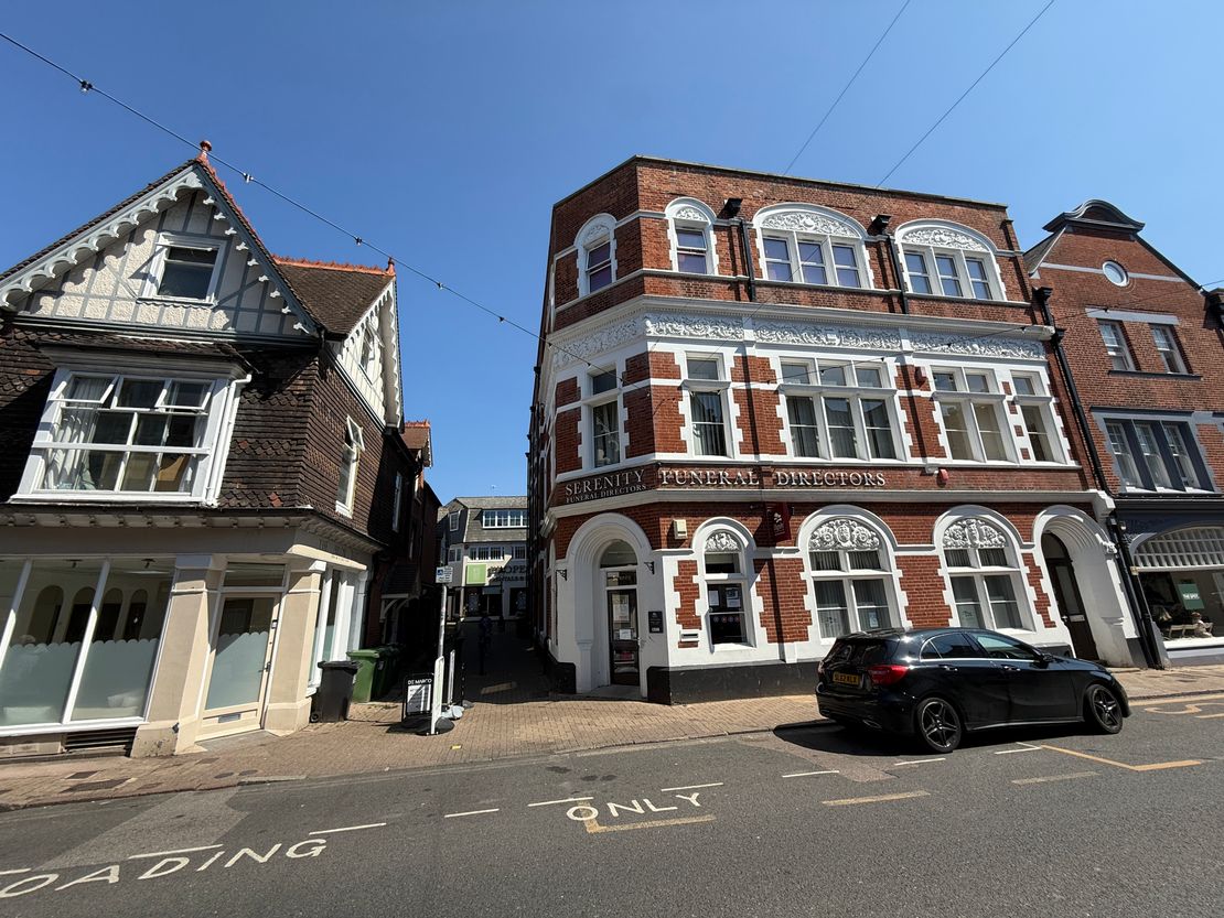 43 South Street, Eastbourne, East Sussex, BN21 4UT