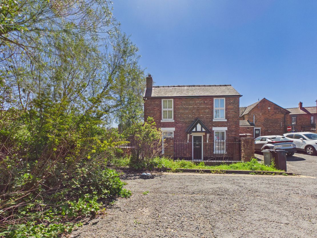 Riverside, 3 First Wood Street, Nantwich, Cheshire, CW5 5EG