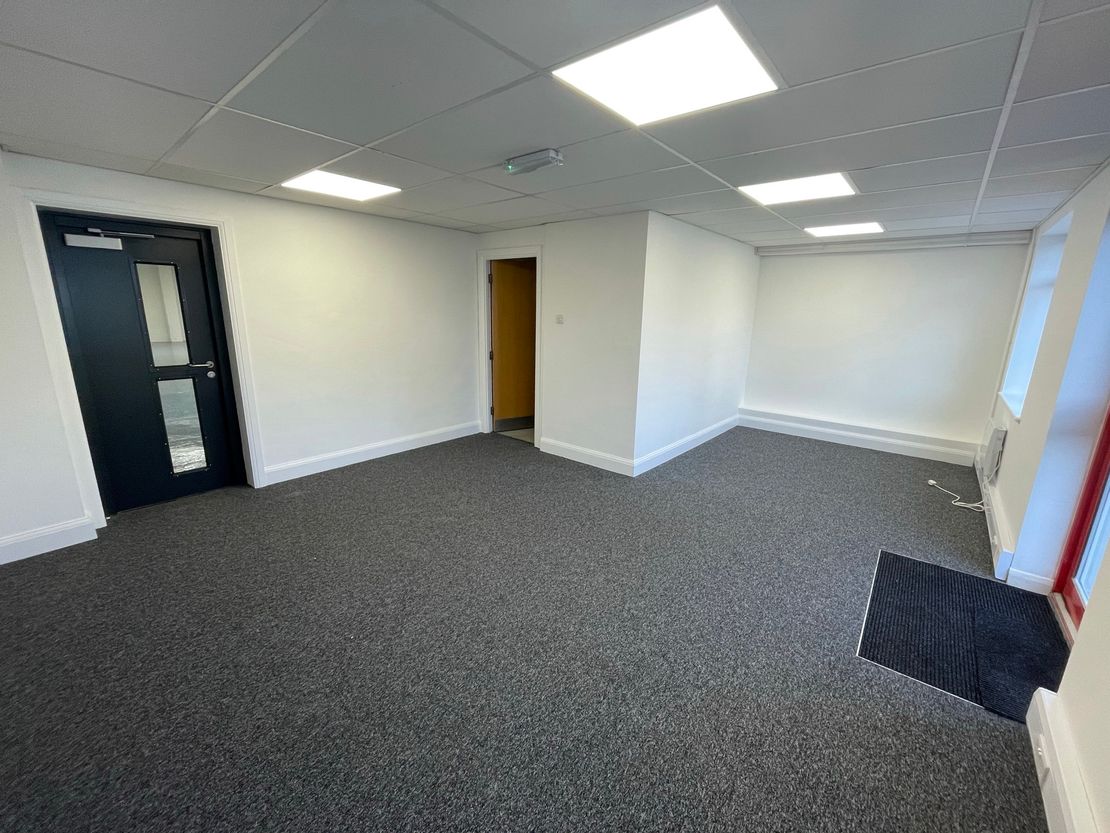 Unit 3, Windsor Trade Centre, Fairacres Industrial Estate, Windsor, Berkshire, SL4 4LE