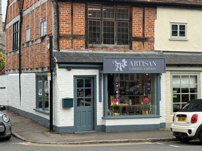 Property Image for 13 Market Square, Amersham, Buckinghamshire, HP7 0DF
