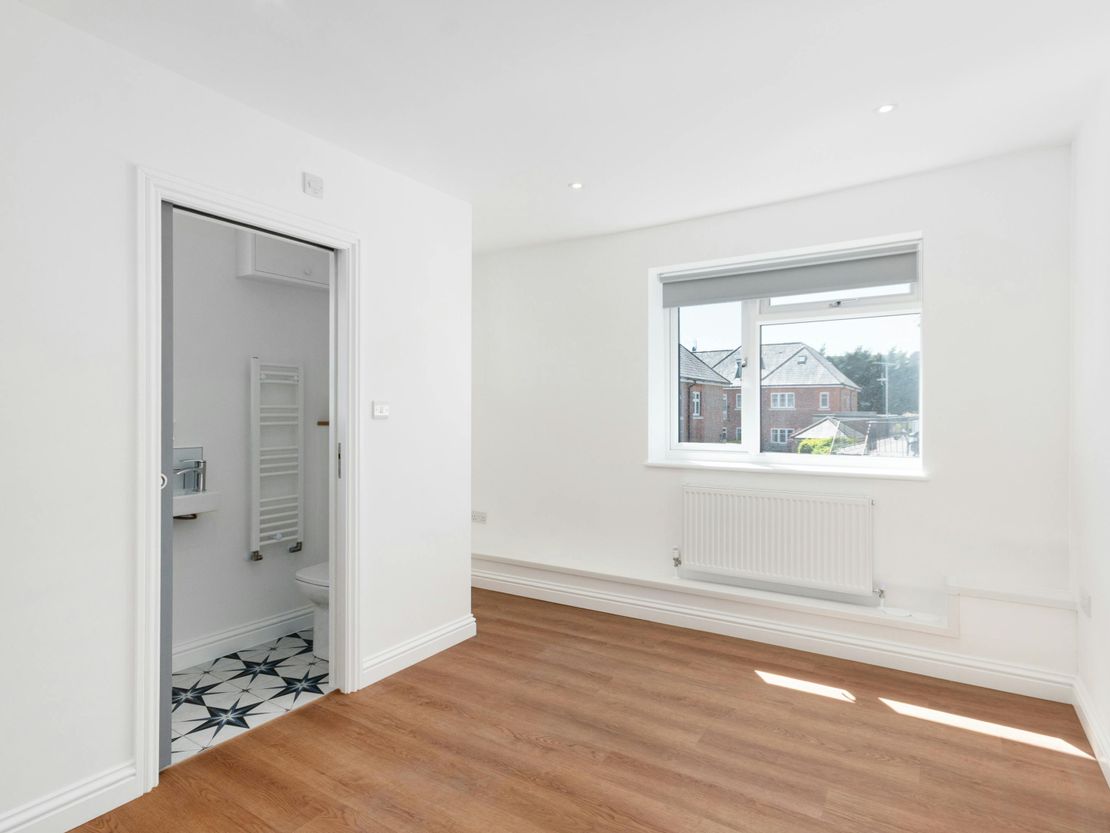 154 Station Road / 1 Corrie Road, Addlestone, KT15 2BD