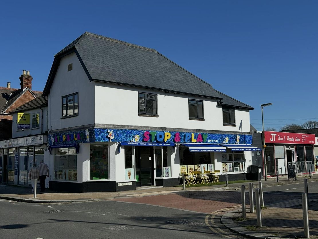 154 Station Road / 1 Corrie Road, Addlestone, KT15 2BD
