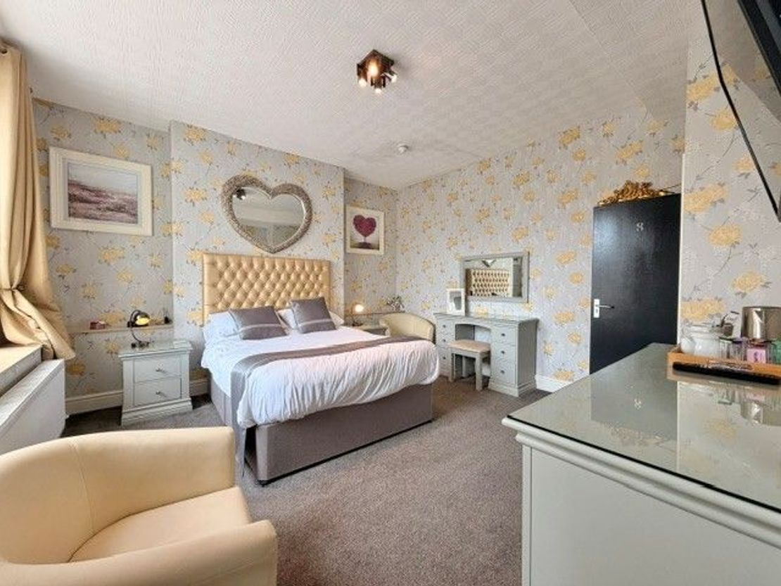 Valentine Hotel 35 Dickson Road, Blackpool, fy1