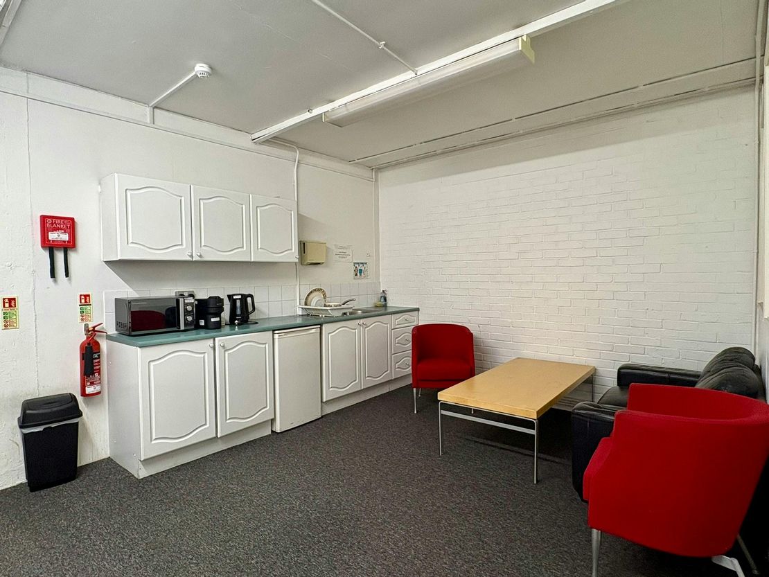 Heathrow Cube, 9 Arkwright Road, Colnbrook, Slough, SL3 0HJ