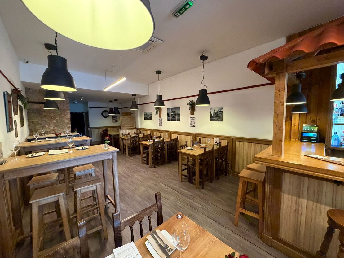124 Putney High Street, London, Greater London, SW15 1RG