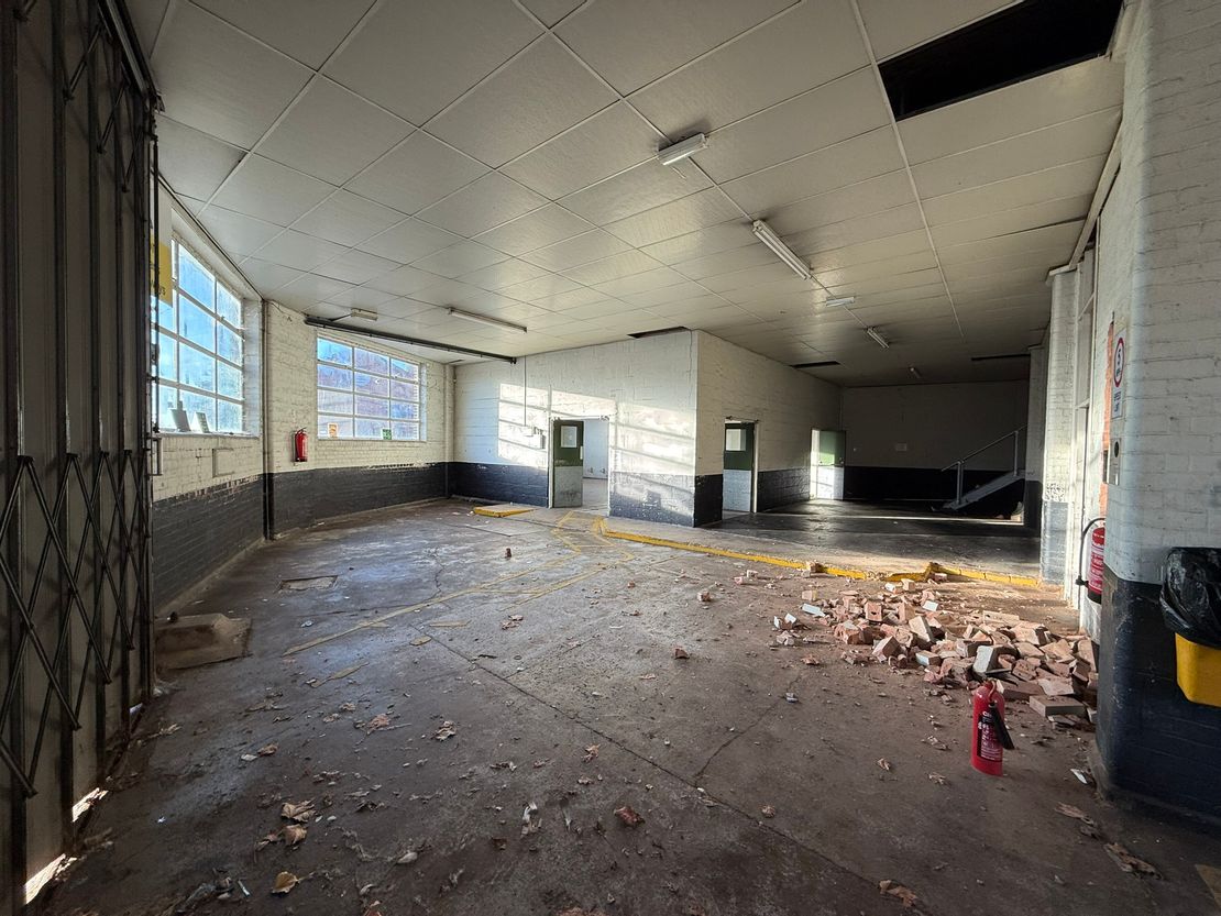 Former Garage, George Street, Hinckley, Leicestershire, LE10 0AL