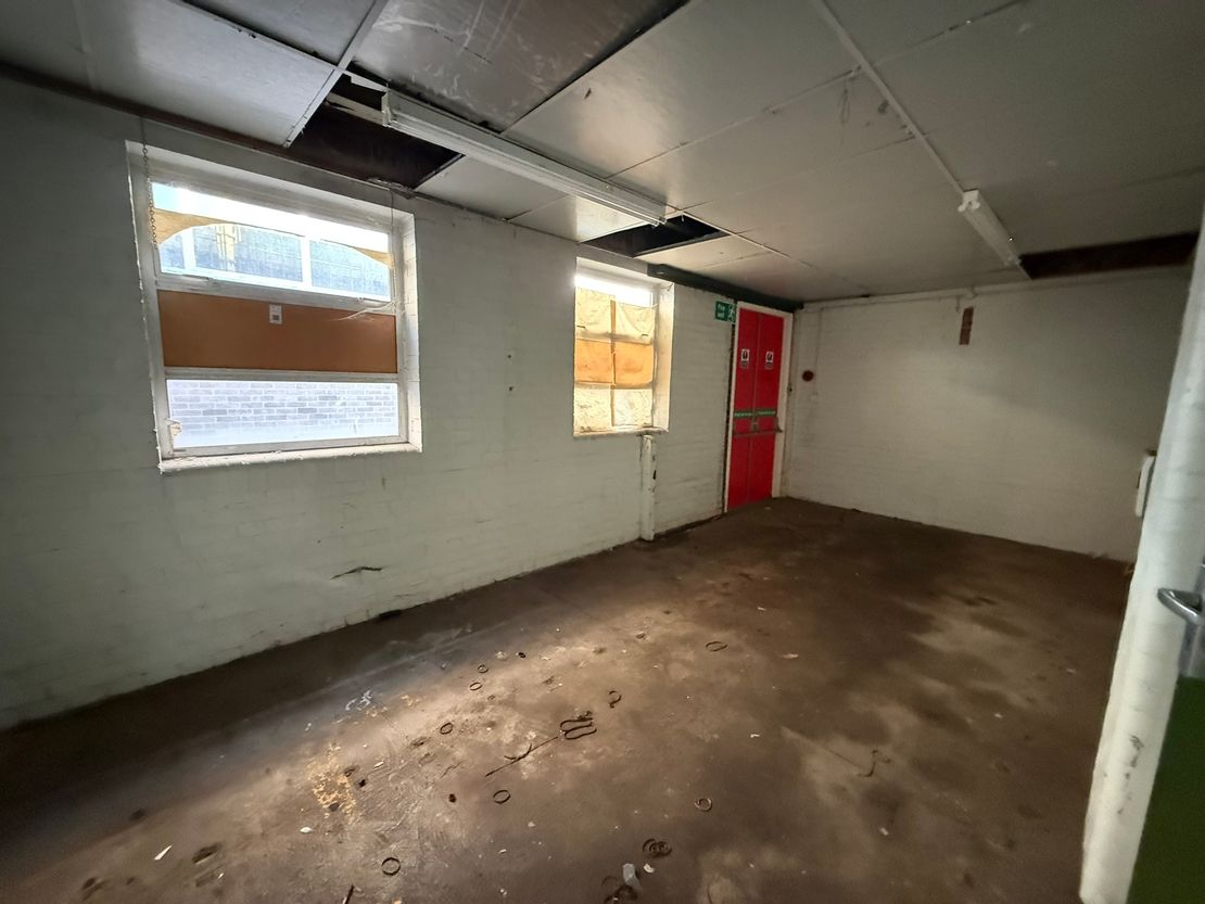 Former Garage, George Street, Hinckley, Leicestershire, LE10 0AL