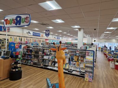 Property Image for 25-27 Bakers Lane, Three Spires Shopping Centre, Three Spires Shopping Centre, Lichfield, West Midlands, WS13 6NF