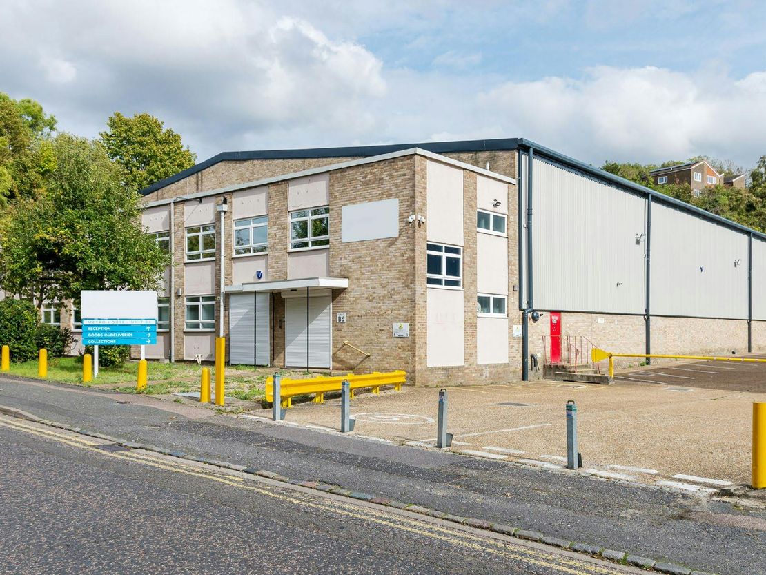 Units B5 Redlands, Ullswater Crescent, Coulsdon, Surrey, CR5 2HT