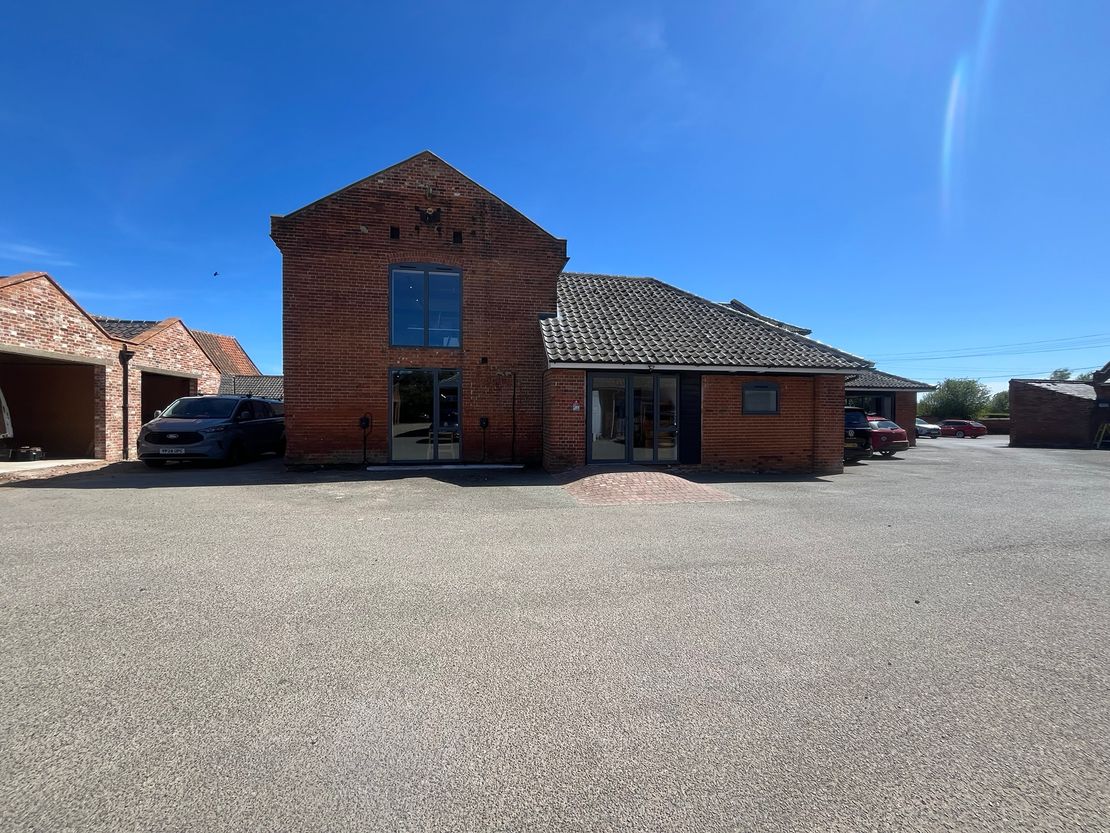 The Beet House, Home Farm, Main Road, Woolverstone, Ipswich, Suffolk, IP9 1AJ