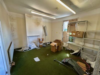 Property Image for Marsh Cottage, Waldegrave Place, Northbrook Street, Newbury, West Berkshire, RG14 1DS