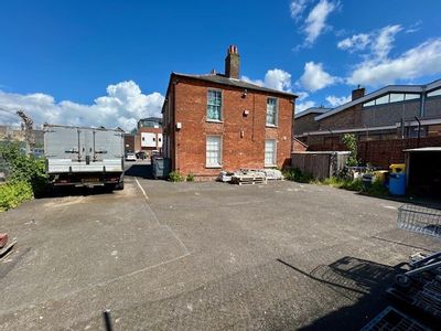 Property Image for Marsh Cottage, Waldegrave Place, Northbrook Street, Newbury, West Berkshire, RG14 1DS