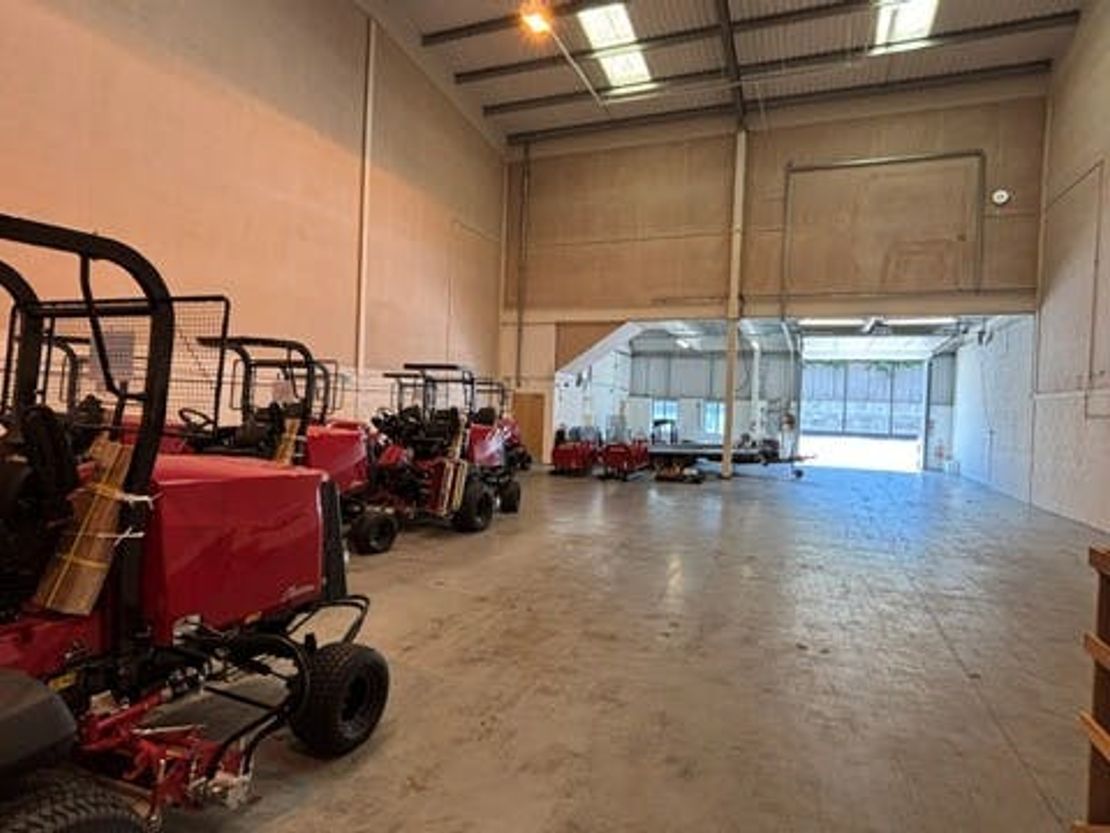 Unit 4 Hatch Industrial Park, Greywell Road, Basingstoke, RG24 7NG