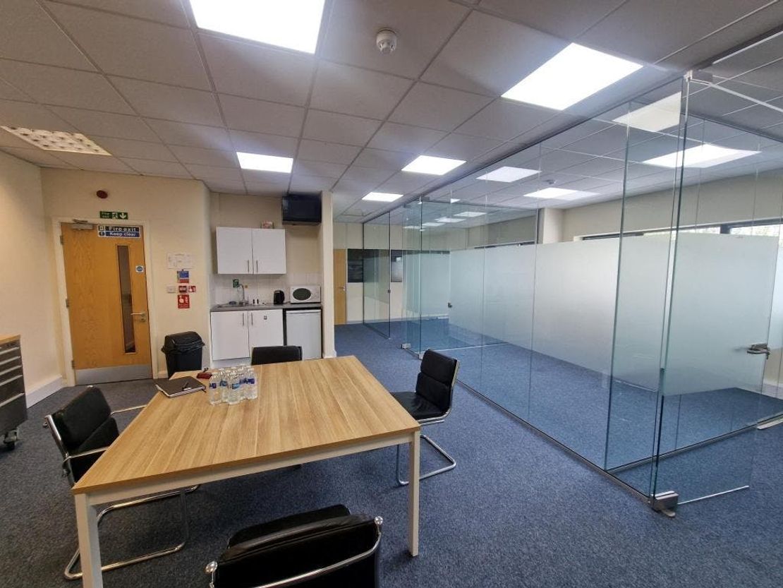 Unit 4 Hatch Industrial Park, Greywell Road, Basingstoke, RG24 7NG