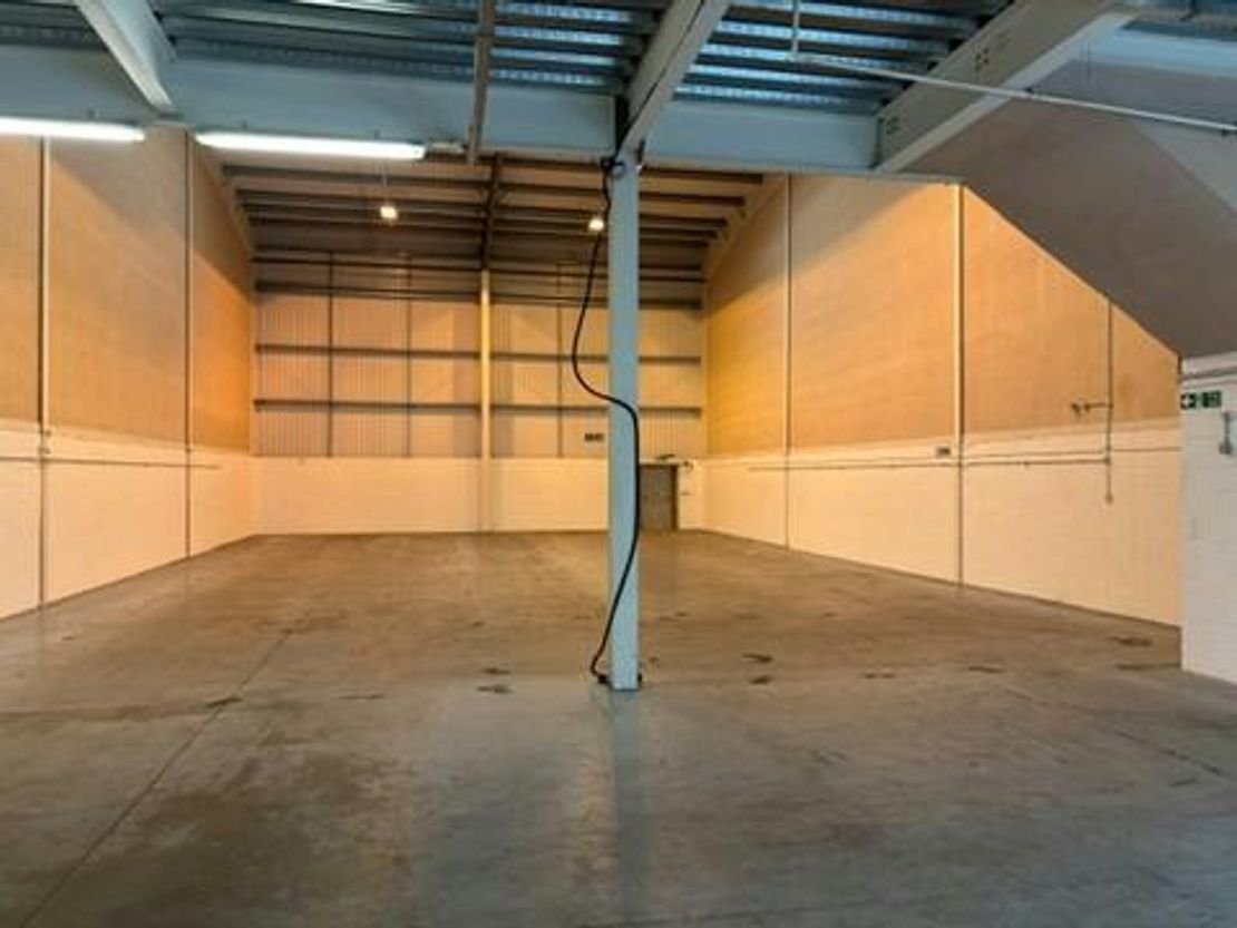 Unit 4 Hatch Industrial Park, Greywell Road, Basingstoke, RG24 7NG