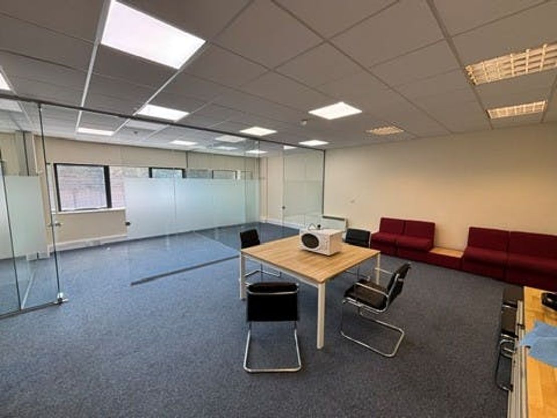 Unit 4 Hatch Industrial Park, Greywell Road, Basingstoke, RG24 7NG