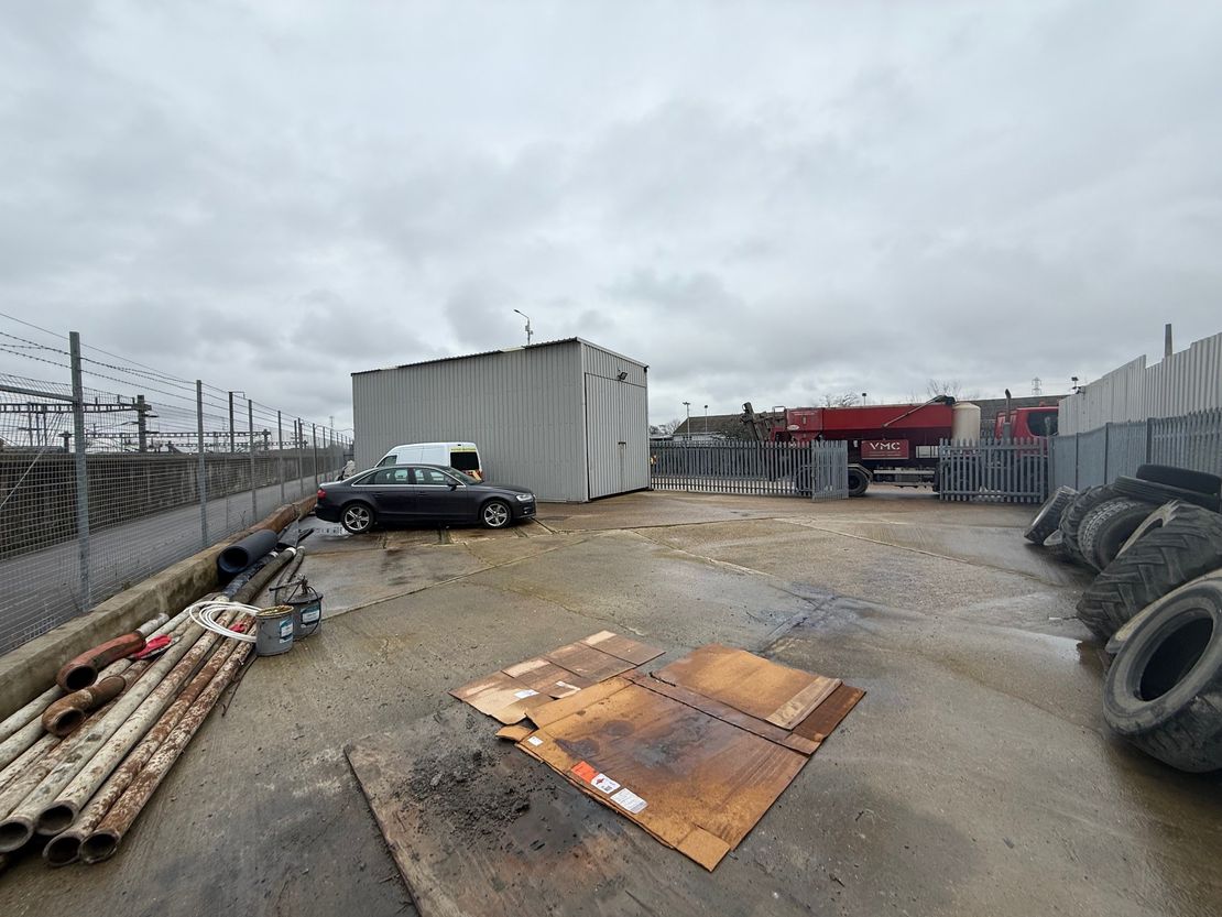 E3 Kent Kraft Industrial Estate, Lower Road, Northfleet, Gravesend, Kent, DA11 9SR