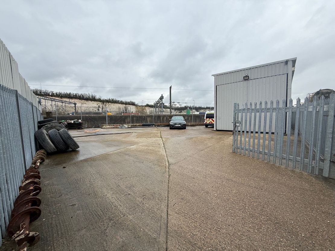 E3 Kent Kraft Industrial Estate, Lower Road, Northfleet, Gravesend, Kent, DA11 9SR