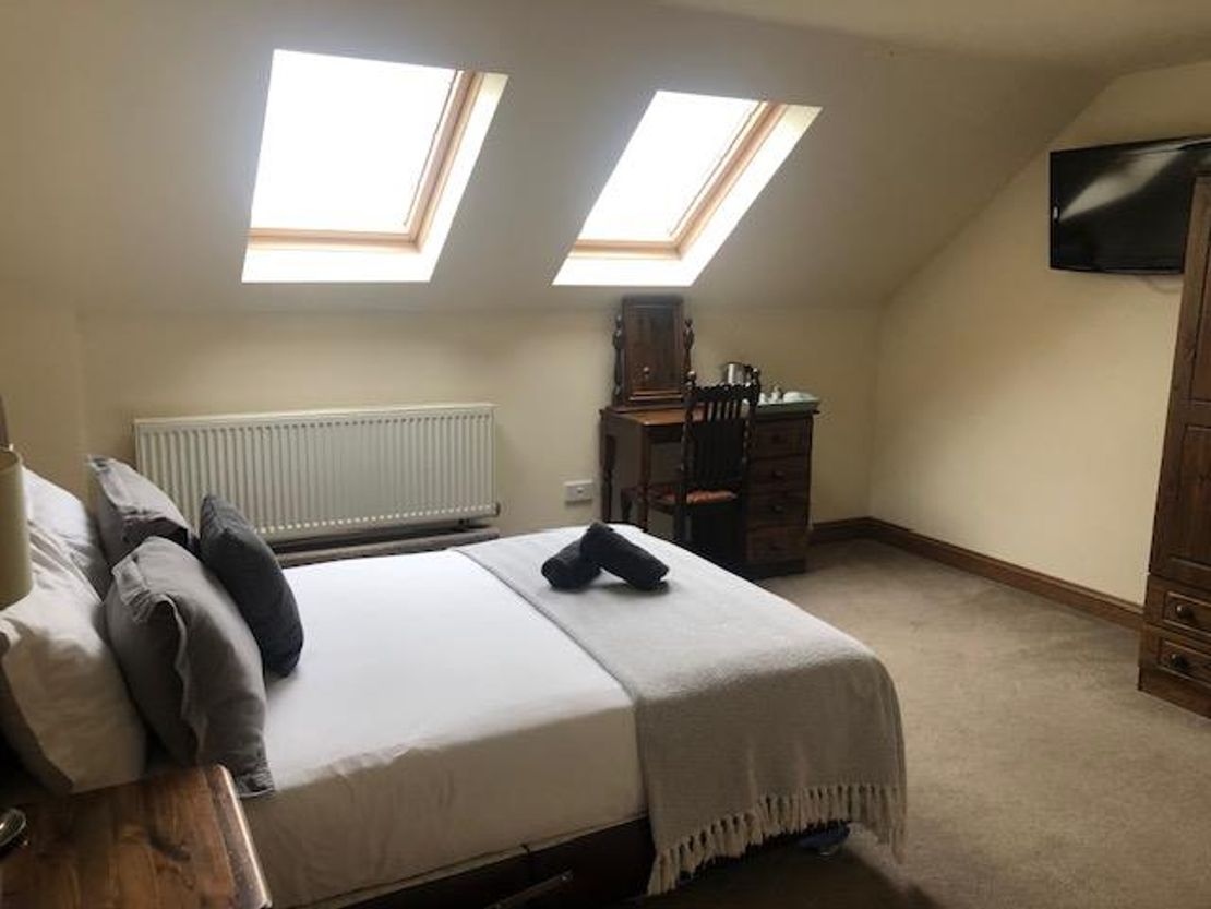 The Ship Inn - Pub and accommodation - Reservoir Road, Surfleet PE11 4DH