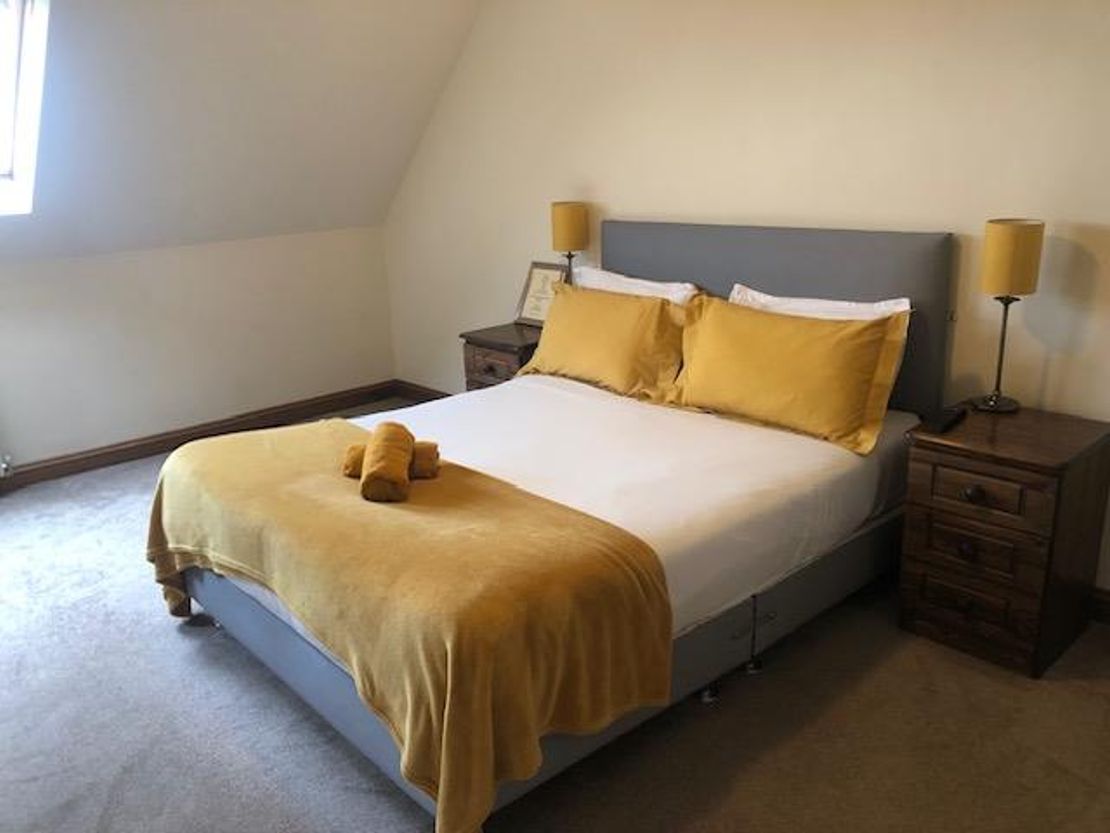 The Ship Inn - Pub and accommodation - Reservoir Road, Surfleet PE11 4DH