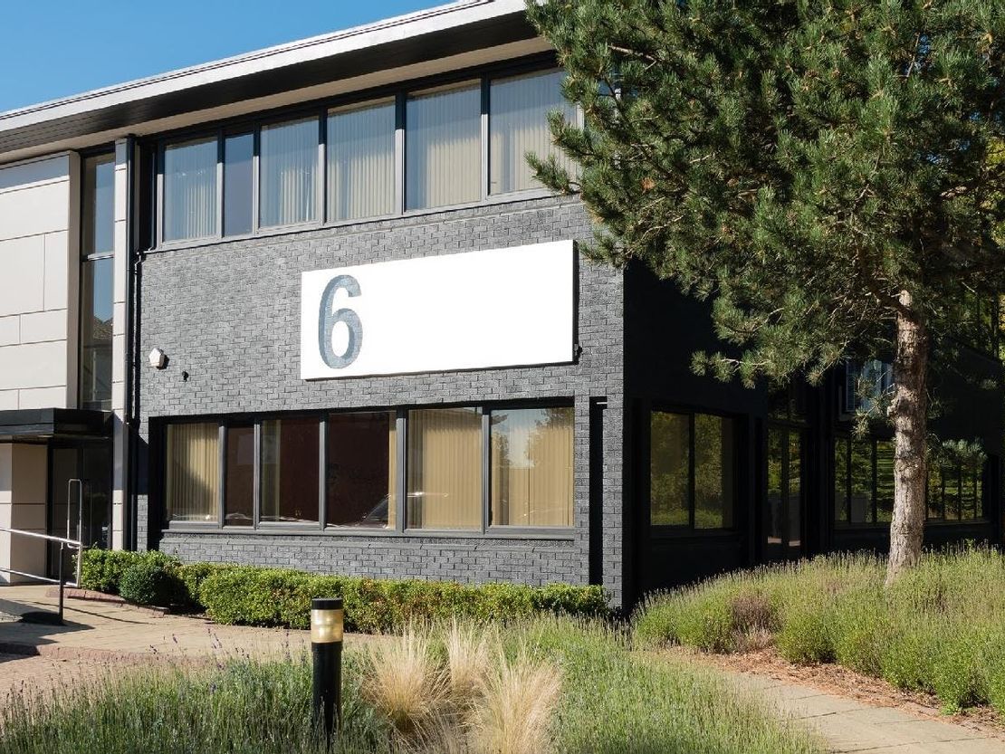 6 Elmwood, Chineham Park, Basingstoke, RG24 8WG