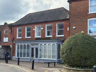 Property Image for 71 High Street, Burnham, Slough, Buckinghamshire, SL1 7JX