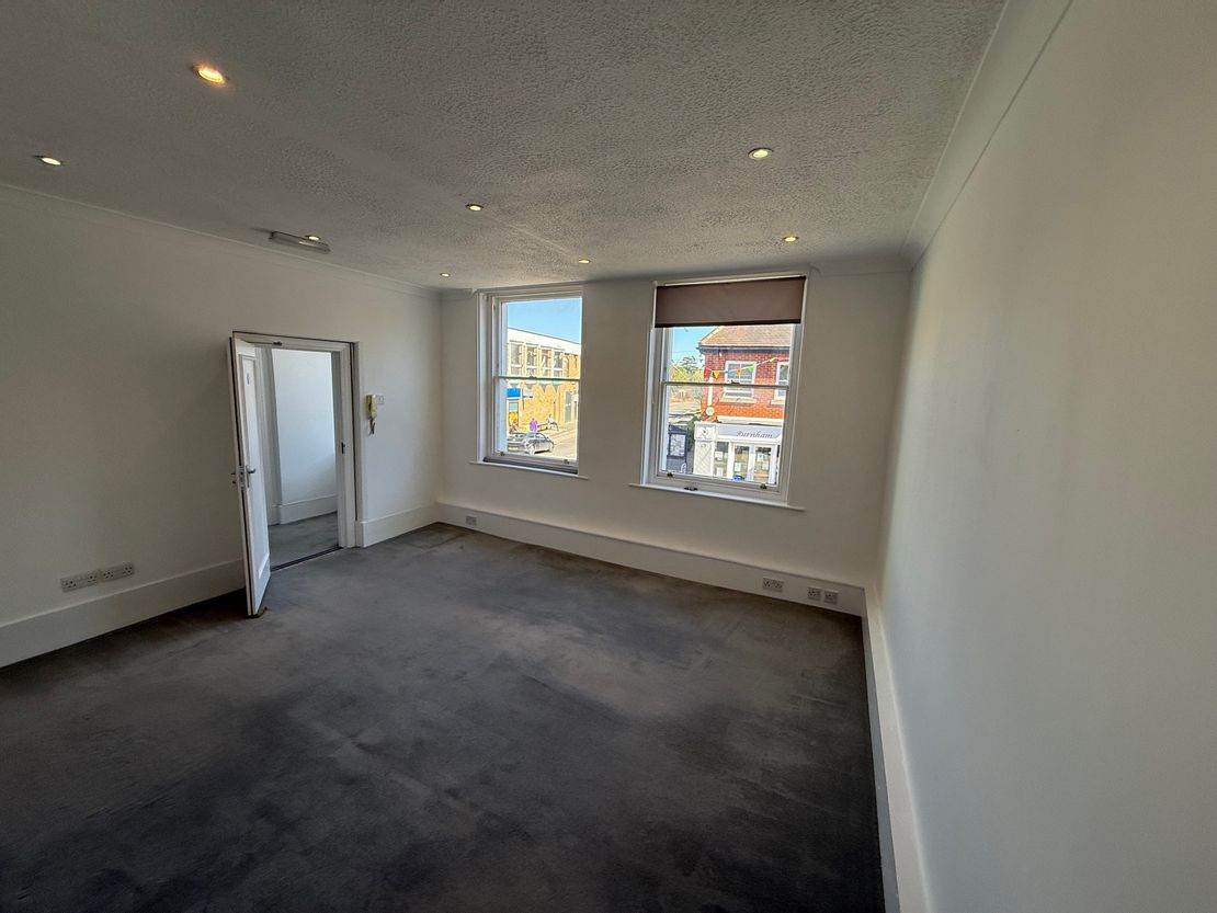71 High Street, Burnham, Slough, Buckinghamshire, SL1 7JX