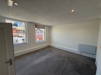Property Image for 71 High Street, Burnham, Slough, Buckinghamshire, SL1 7JX