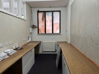 Property Image for 25 Sinclair Drive, Glasgow, G42 9PR