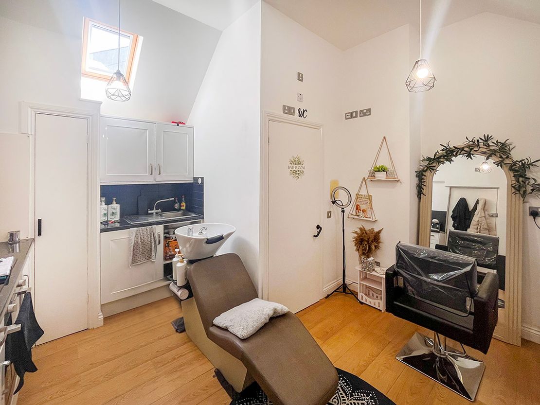 The Studio, Rear of 41 Camp Road, Farnborough, GU14 6EN