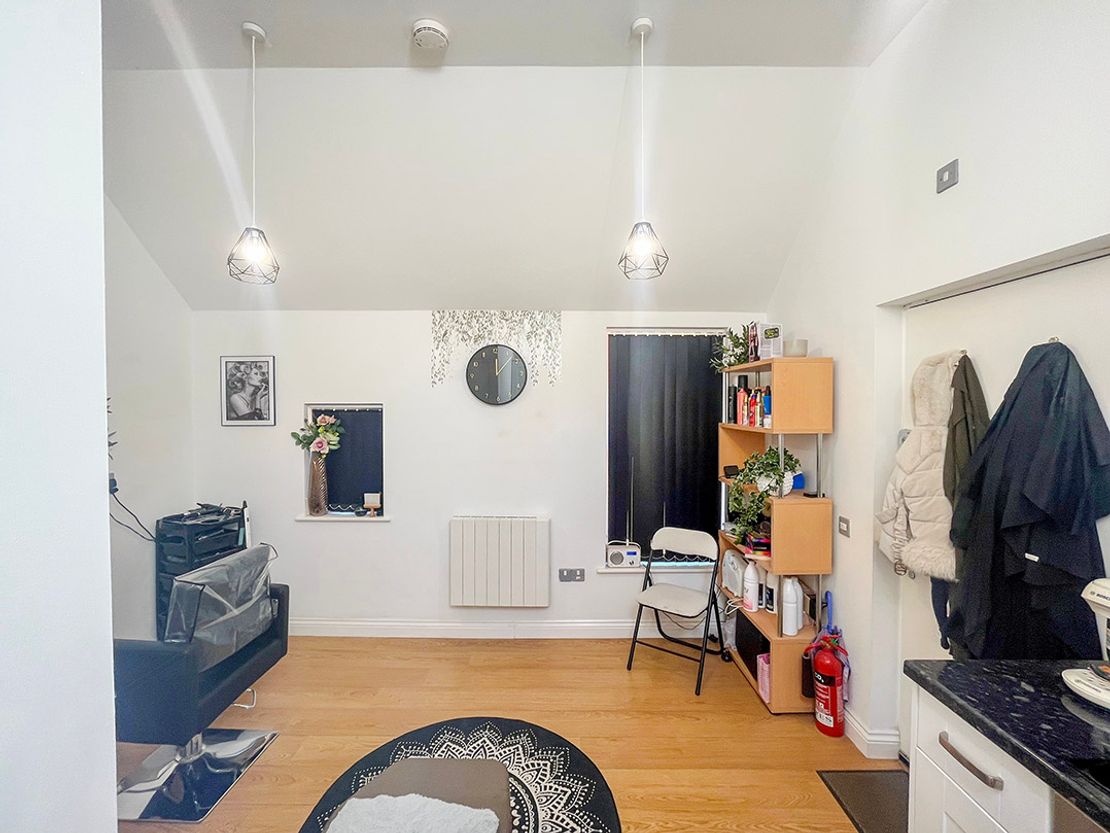 The Studio, Rear of 41 Camp Road, Farnborough, GU14 6EN