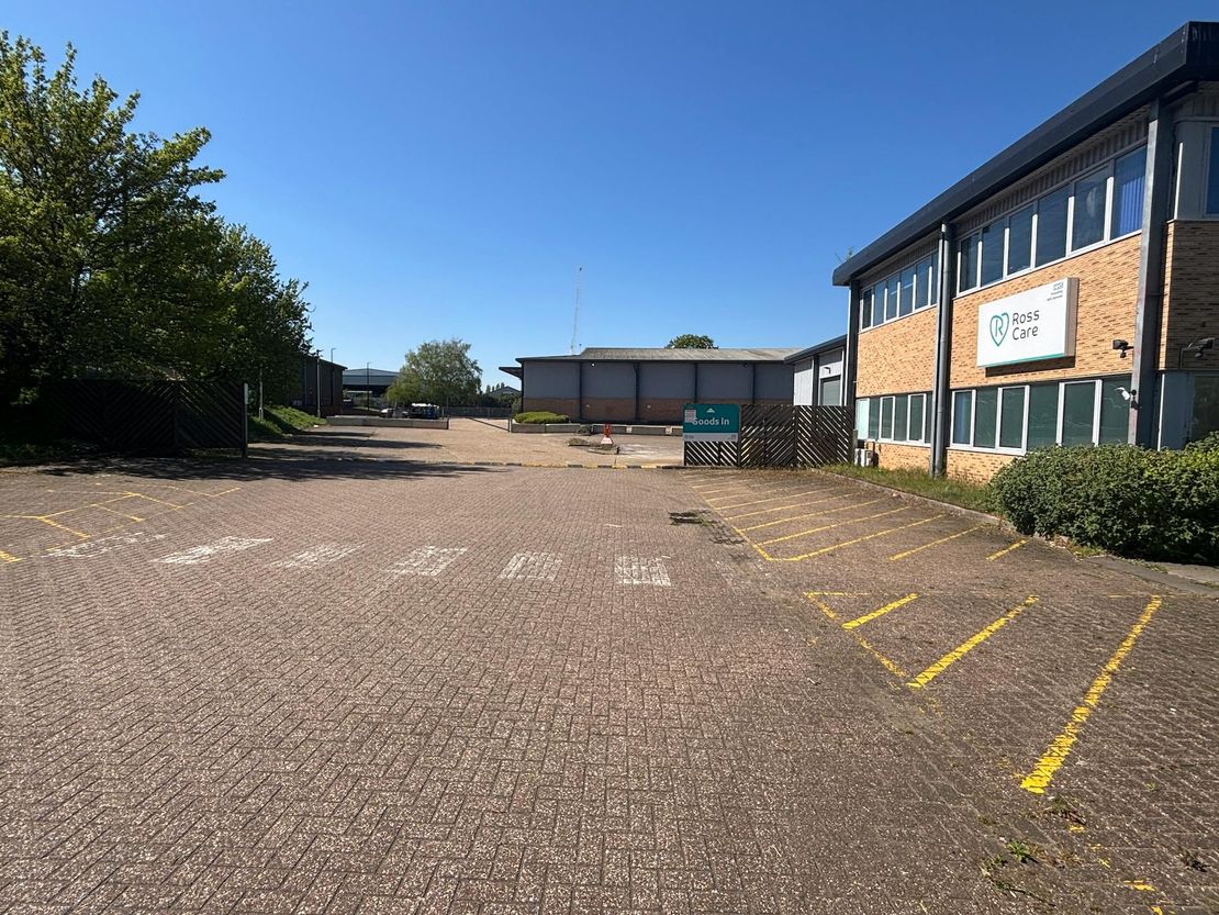Unit J, City Park, Swiftfields, Welwyn Garden City, AL7 1LY