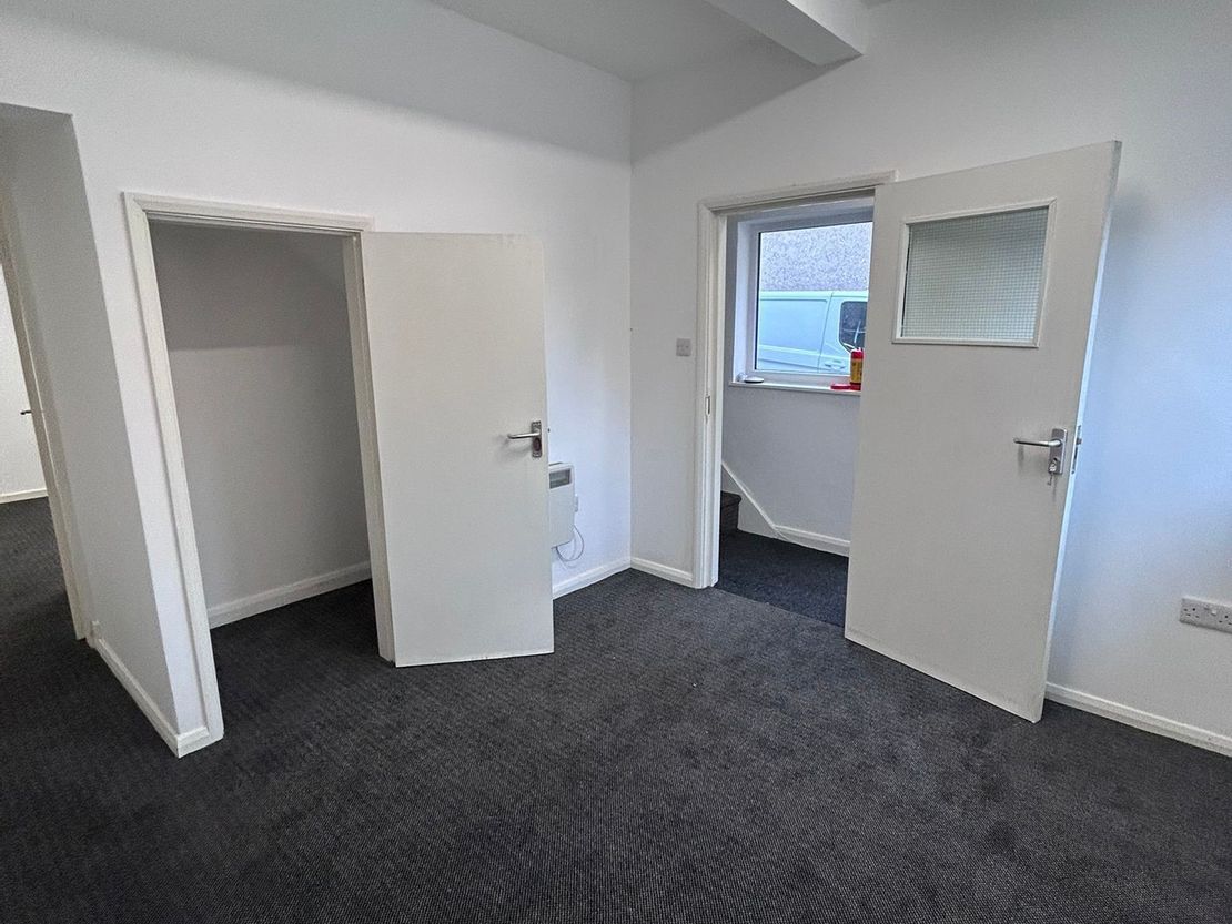 Swift House, 16 High Street, Staveley, Chesterfield, Derbyshire, S43 3UX
