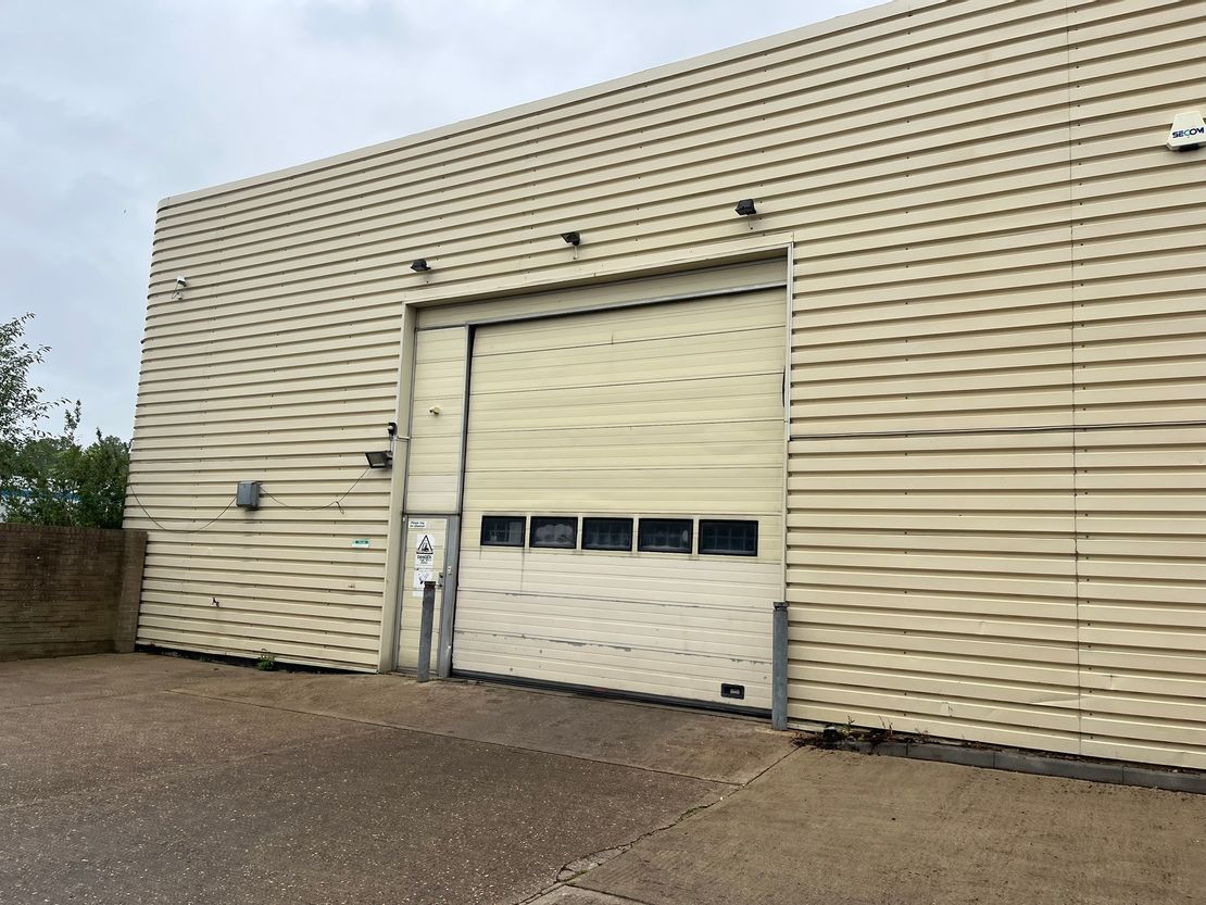 71 Alston Drive, Bradwell Abbey, Milton Keynes, MK13 9HG