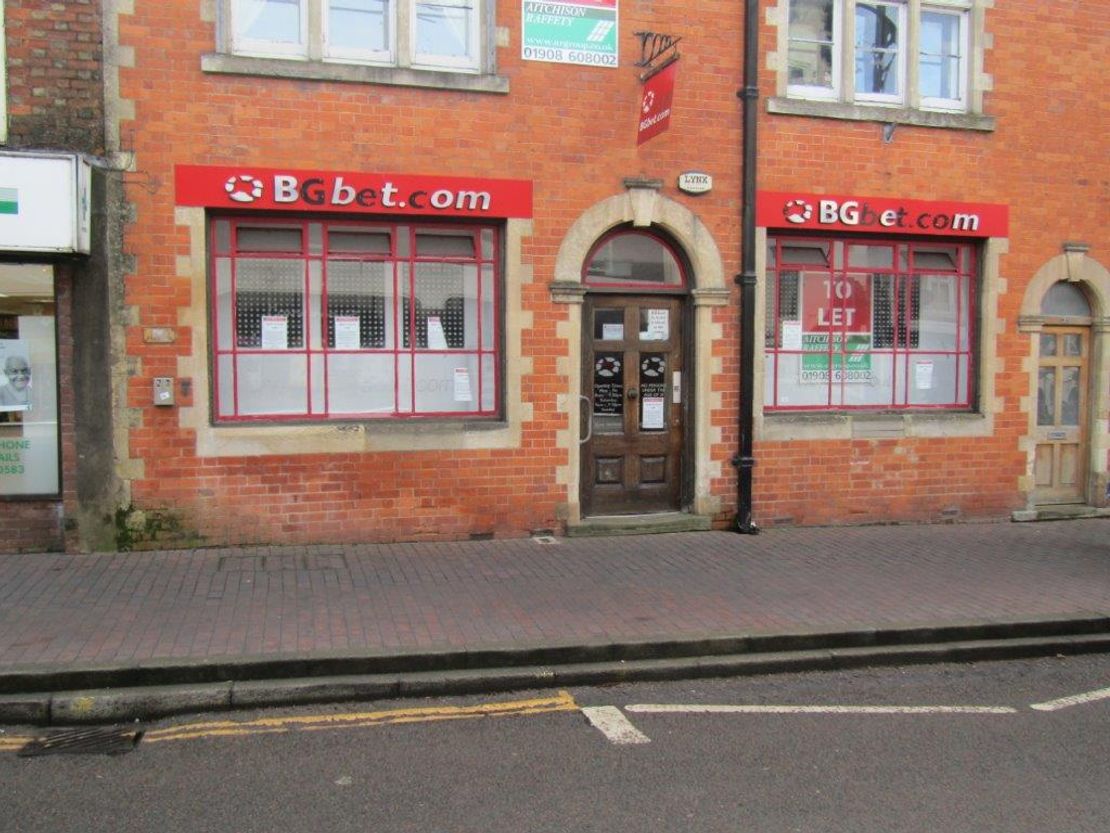 Freehold, 69-71, High Street, Newport Pagnell, Buckinghamshire, MK16 8AB