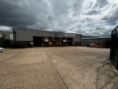 Property Image for Units 5A and 5B Motorway Industrial Estate, Babbage Road, Stevenage, SG1 2TU