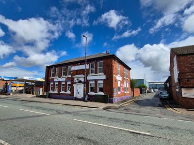 Property Image for 67 Stockport Road, Denton, Manchester, Greater Manchester, M34 6NB