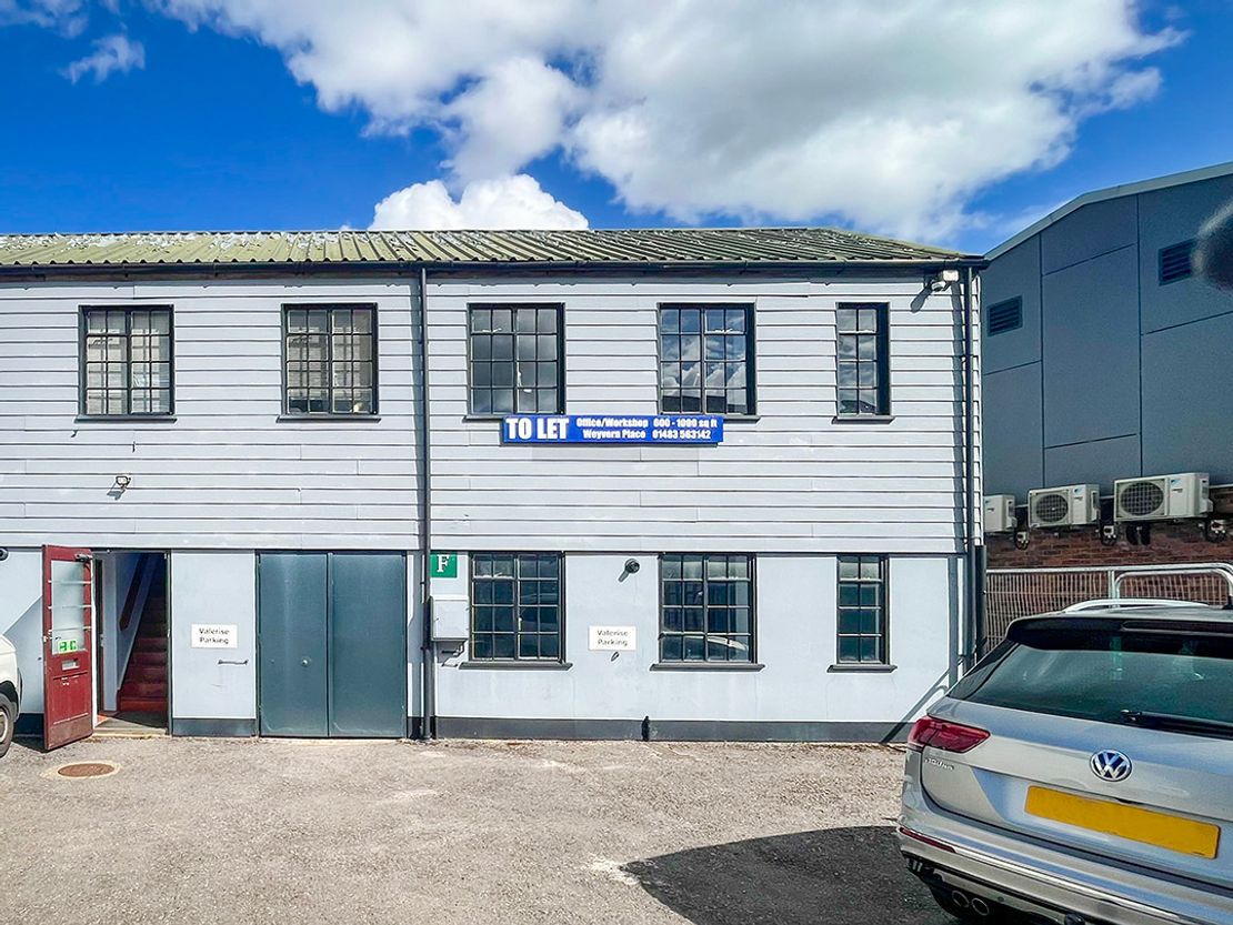 Unit F Weyvern Place, Weyvern Park, Peasmarsh, Guildford, GU3 1LZ